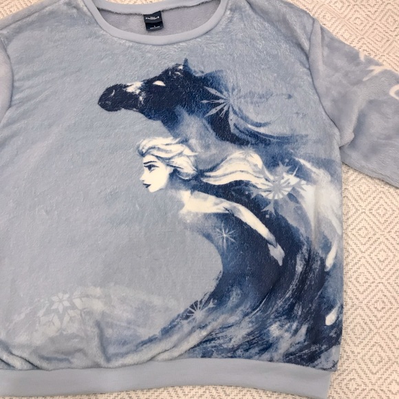 Disney Frozen ll Super Soft Fleece Crewneck Elsa Sweatshirt Size Juniors… - Picture 9 of 9